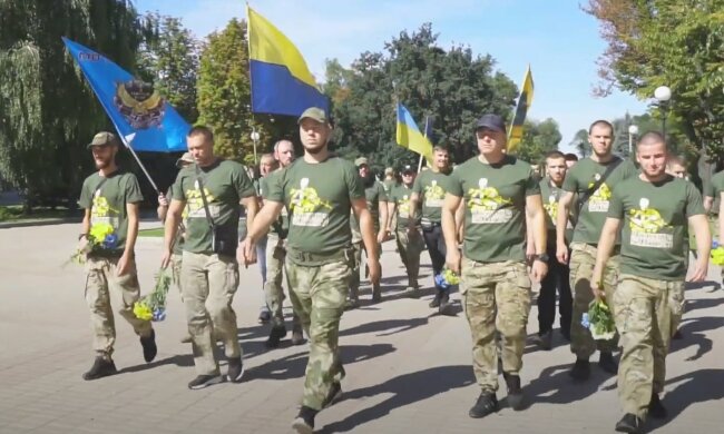 Ветерани привітали дніпрян з Днем Незалежності і вшанували героїв, які заплатили найвищу ціну