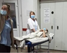 В Киеве жестоко избили и ограбили курьера: парень в тяжелом состоянии