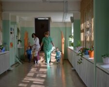 В Днепре дети-сироты остались брошенными в больнице: неравнодушных молят о помощи