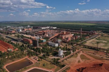 Миколаївський глиноземний завод отримує з держбюджету у п'ять разів більше компенсації ПДВ, ніж платить податків загалом