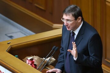 Коалиция против Яценюка, поэтому нужен компромисс – Луценко