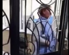 Горе-мать бросалась с кулаками и угрозами на копов: видео заварушки в Одессе