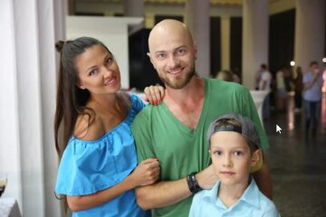 "В полном составе": жена Влада Ямы из "Танців з зірками" показала, чем занимается ее семья в США во время войны