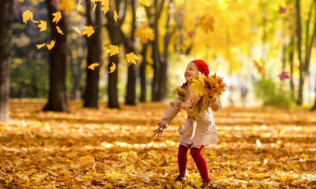 осень ребенок радость