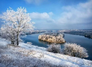 погода в Украине, зима снег озеро