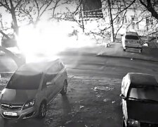 В Одесі спалили автомобілі, кадри наслідків: момент підпалу потрапив на відео