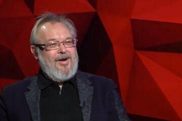 Мы имеем дело с куда более сложным феноменом, когда происходит вместе с подготовкой к распродаже и перезагрузка экономики, - Ермолаев