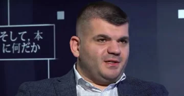 Украина не молчит, она работает и старается выстроить союзы для противодействия агрессии, - Антон Кучухидзе