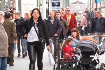 пенсії, зарплати, українці, скрін