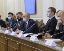 Держбюджет-2021 затвердили в Кабміні: з'ясувалося, що буде з зарплатами і пенсіями українців