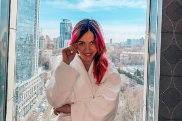 Беременная MamaRika растрогала идиллией с отцом ее будущего ребенка: "В твоих объятиях"