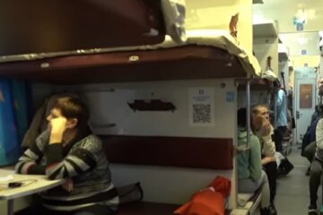 поезд, вагон