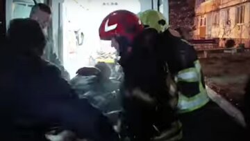 У Павлограді вогнеборці врятували чоловіка