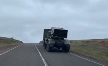 Росія заводить в Карабах танки і "Гради", відео: "домовленостями не передбачалося"