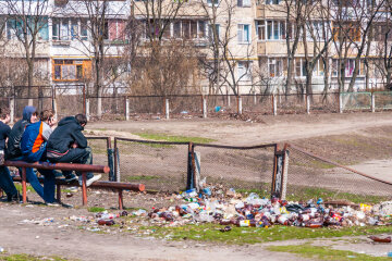 мусор подростки стадион