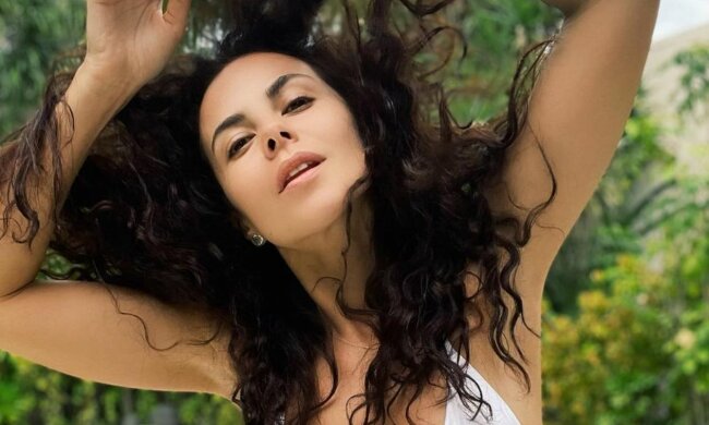 Схудла Каменських показала, що їй приносить радість на відпочинку: "Піднімаю на честь виходу..."