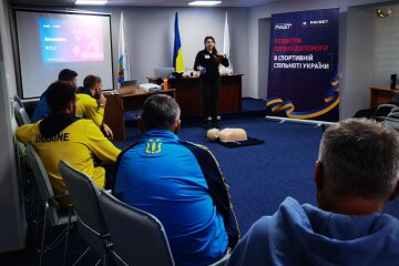 Українські спортсмени вчаться рятувати життя: Новий проєкт від FAST та Favbet Foundation
