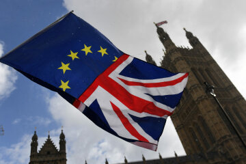 У Британії відмовилися від угоди по Brexit, Мей зазнала поразки: подробиці скандального голосування