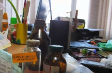 "Фельдшер" пограбував пенсіонерів на Сумщині, відео: "Запропонував вколоти "вакцину" і..."