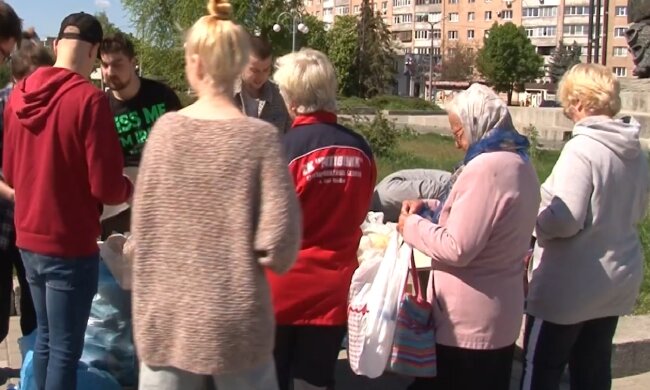 Гуманітарна допомога для пенсіонерів у Києві