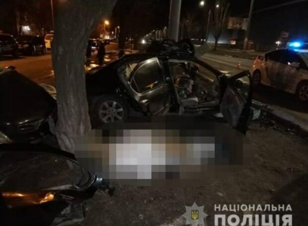Жертвами стали молоді хлопці: з'явилися кадри трагедії в Одесі, авто розірвало на частини