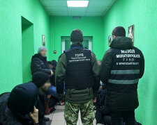 Мигранты едва не просочились в Украину из Беларуси, кадры: пограничники выдали детали