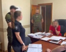 Украинская судья после вторжения рф отдыхала в Крыму, но это еще не все: что успела натворить женщина
