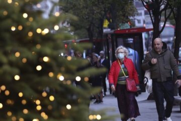 Новий рік 2021: як зустріти свято, щоб не підхопити вірус, "найбільший ризик викликає..."