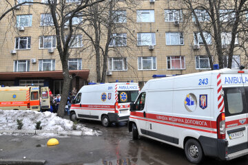 Волонтеров унизили в военном госпитале Киева, скандал попал в кадр: "перенимают опыт РФ"