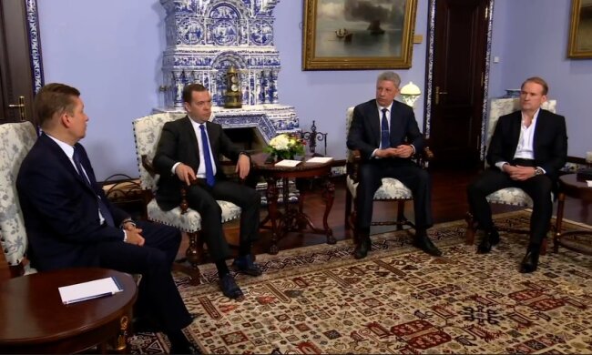 Медведчук прилетів до Москви в статусі фактичного віце-прем’єра, що займається зовнішньою політикою, – Гаврилова