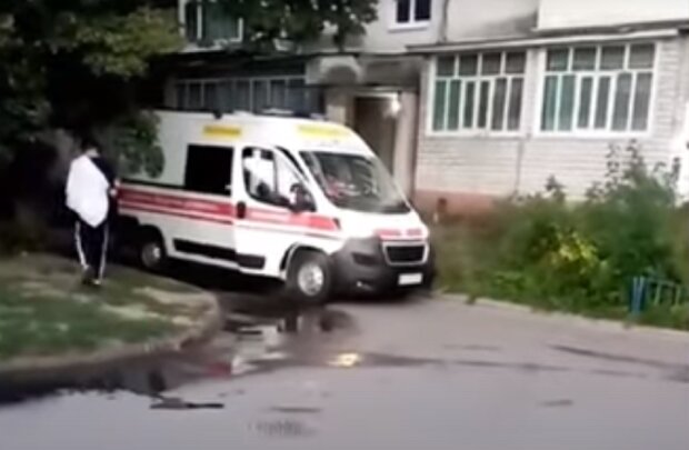 Одеситка загриміла в лікарню після того, як поласувала рибою: озвучено небезпечний діагноз