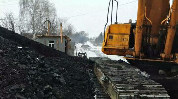 Крышевание копанок на Луганщине: уголь добывается без перерывов, местные винят Юрия Гарбуза
