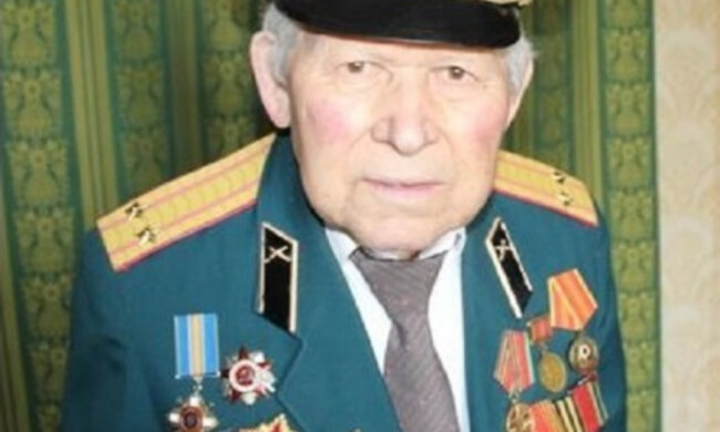 У "ЛНР" 94-річний ветеран відмовився зняти нагороди України, всупереч погрозам окупантів