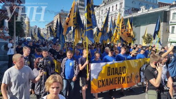 У центрі Києва протести: мітингувальники перекрили Хрещатик (фото)