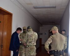 Озброєні люди увірвалися в Одеську ОДА: подробиці і фото