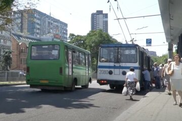 Ограничение движения транспорта в Харьковской области