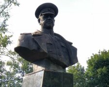 маршал Жуков, памятник