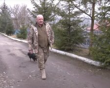25 февраля уже были в военкомате: староста вместе с сыном защищают Украину, история отчаянного воина