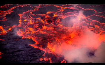 На Гавайях проснулся вулкан: уникальные кадры раскаленной лавы (видео)