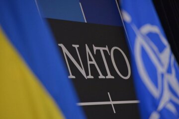 Третина українців проти вступу до НАТО (інфографіка)
