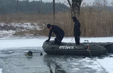 Мама и дочь провалились под лед, на поиски бросились лишь на следующий день: детали ЧП