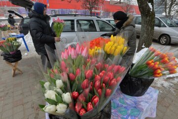 Небезпечне свято: на 8 березня напівголий українець влаштував стрілянину заради букета квітів