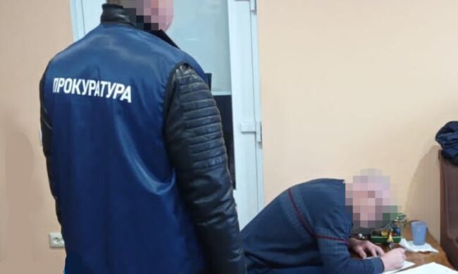 Житель Дніпропетровщини обдурив батька загиблого військового: чоловік втратив 2,5 мільйона