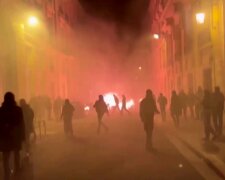 Париж у вогні, спалахнули машини та вулиці: "Труси та брехуни!"