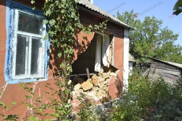 Броньовик нацгвардії зруйнував житловий будинок у Запорізькій області (фото)