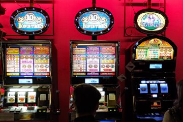 Президент легалізував віртуальні казино, але це ще не все: подробиці ініціативи