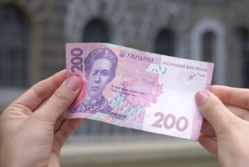 Грошова допомога для пенсіонерів в Вінницькій області