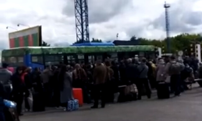 "Cтыдно за наших": появились кадры "штурма" российско-украинской границы