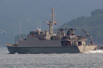 В Черное море вошли военные корабли НАТО: в Минобороны РФ переполох