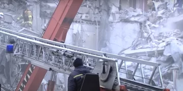 Ворожа ракета зруйнувала будинок відомого артиста, дружина звернулася до українців: "Вірю, що..."